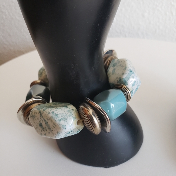 Jewelmint Turquoise Silver Tone Set of Necklace and Bracelet - Picture 12 of 15